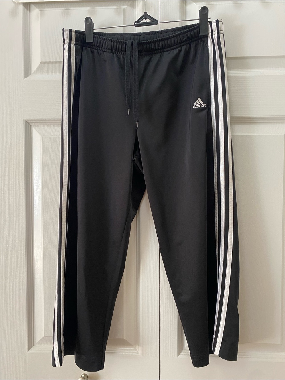 Vintage (2006) adidas Black Jogger Capris Pants w/White Triple Stripes - Size M